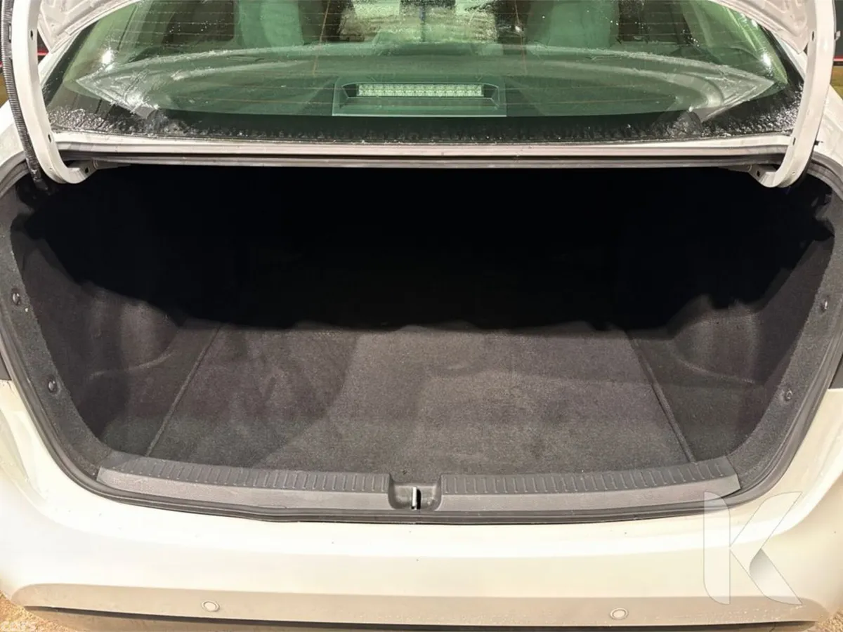 Toyota Corolla Saloon, Petrol Hybrid, 2022, White
