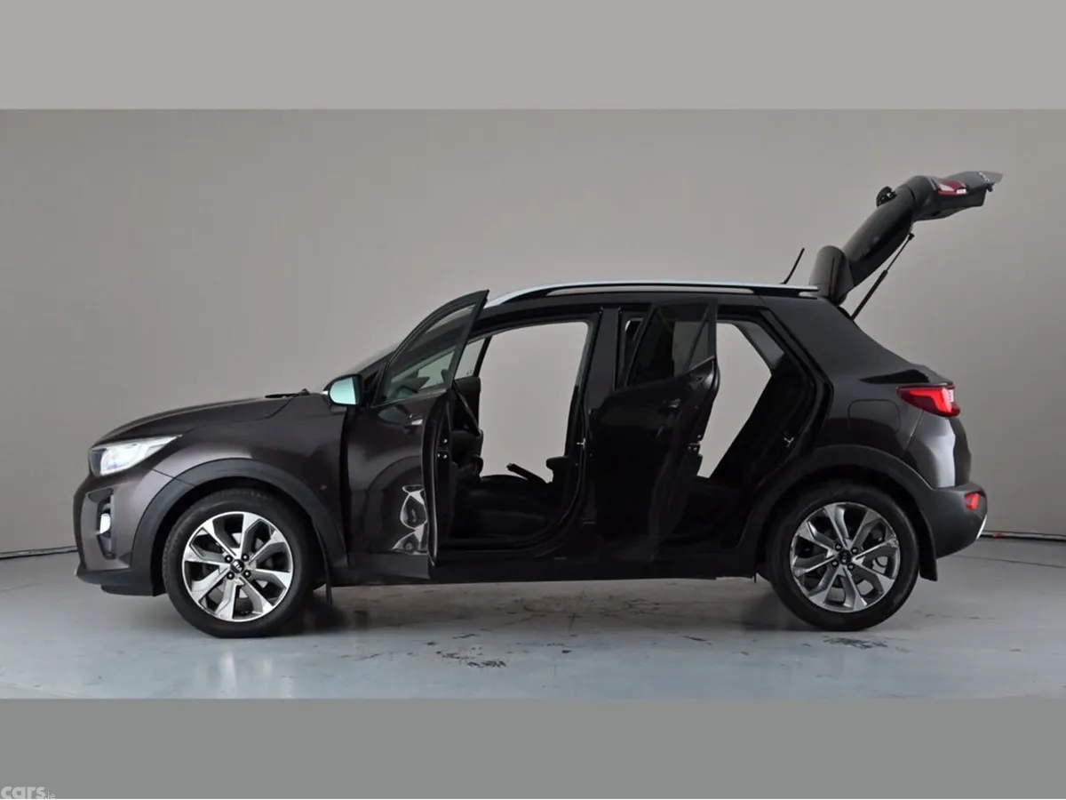 Kia Stonic Hatchback, Diesel, 2019, Brown