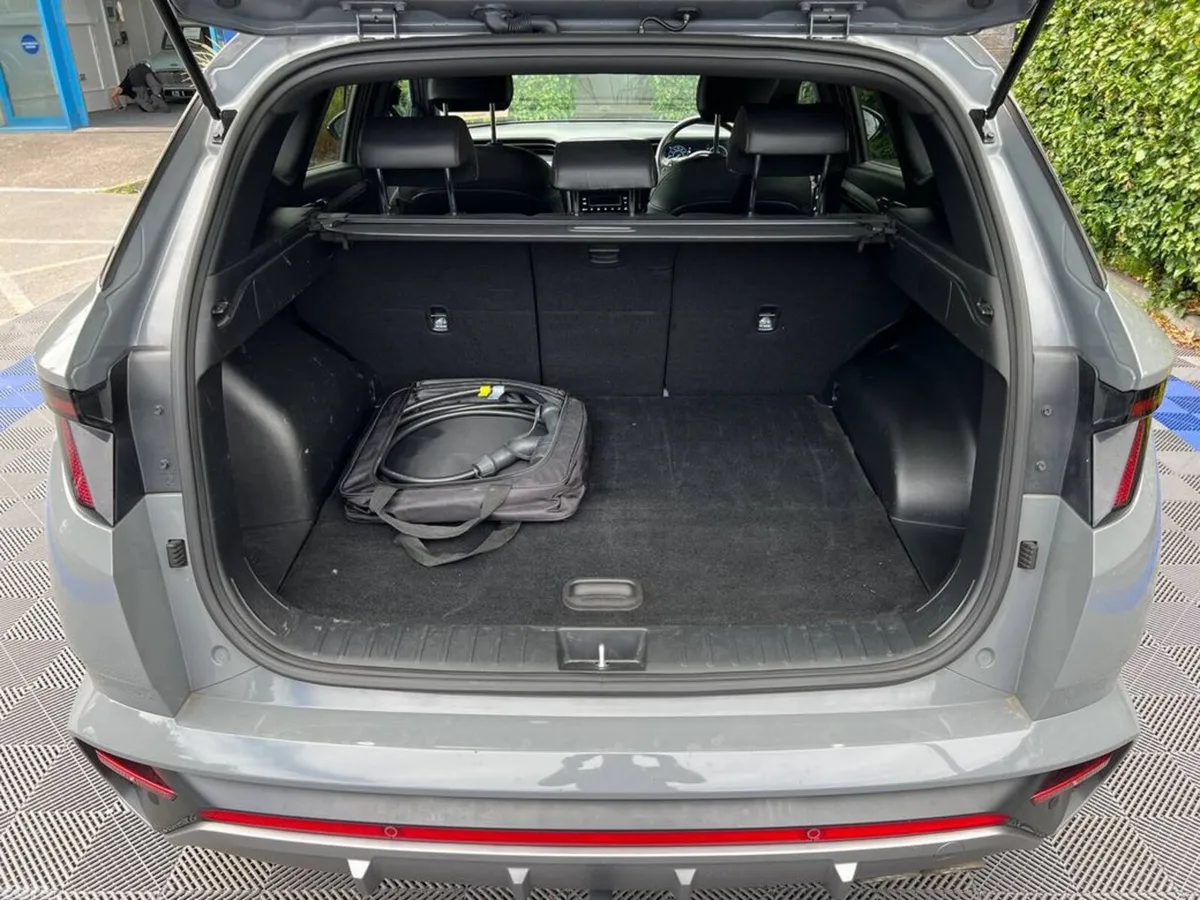 Hyundai Tucson SUV, Petrol Plug-in Hybrid, 2024, Grey