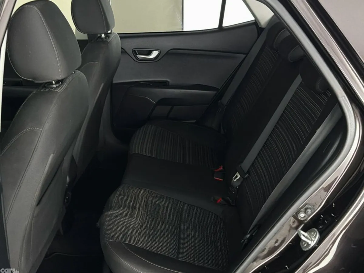 Kia Stonic Hatchback, Diesel, 2019, Brown