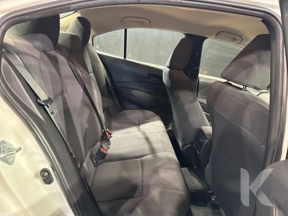 Toyota Corolla Saloon, Petrol Hybrid, 2020, White