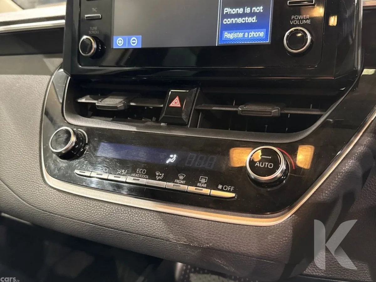 Toyota Corolla Saloon, Petrol Hybrid, 2020, White