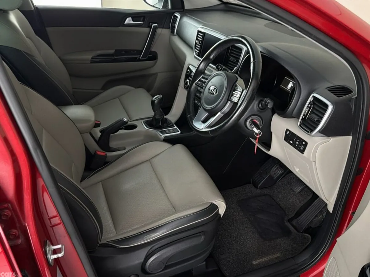 Kia Sportage SUV, Diesel Hybrid, 2021, Red