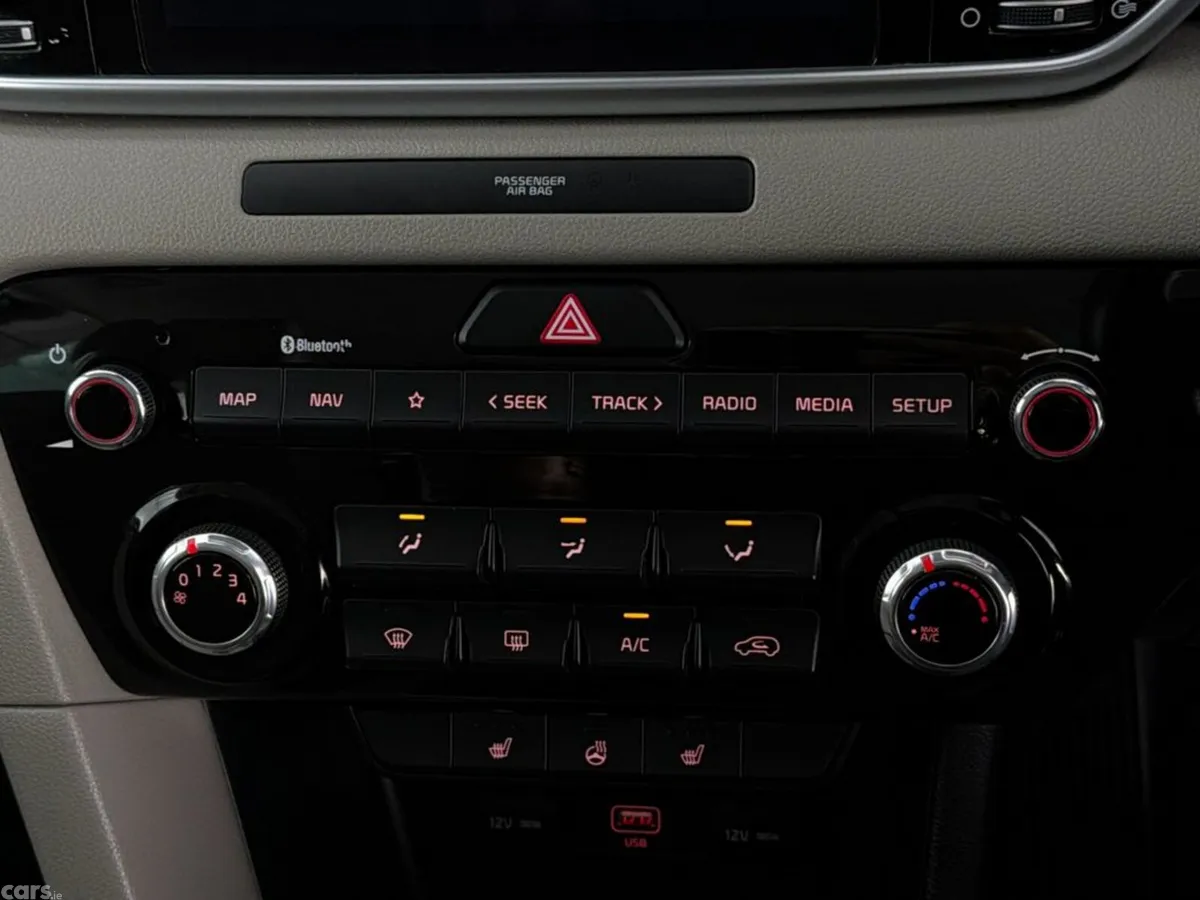 Kia Sportage SUV, Diesel Hybrid, 2021, Red