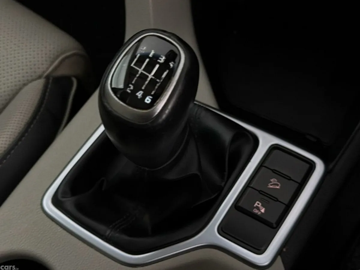 Kia Sportage SUV, Diesel Hybrid, 2021, Red