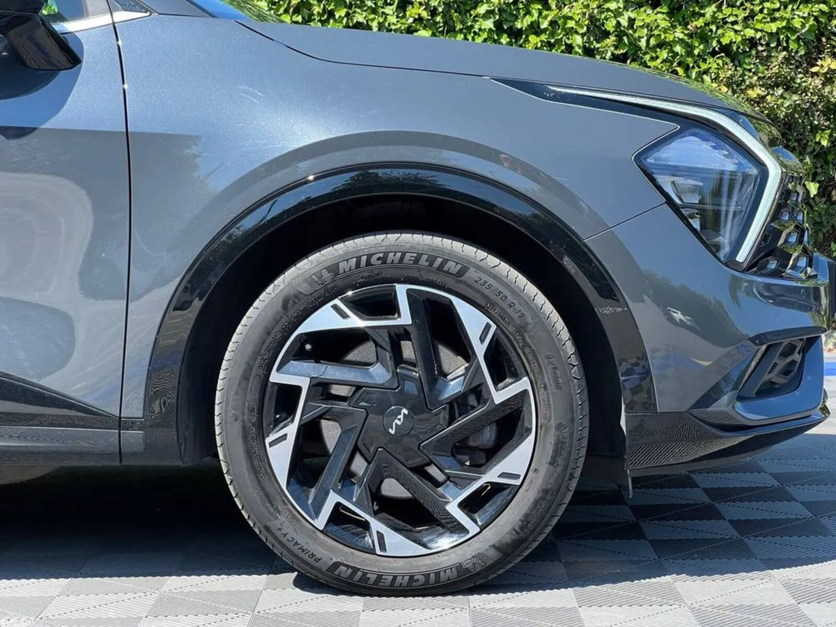 Kia Sportage Estate, Petrol Plug-in Hybrid, 2023, Grey