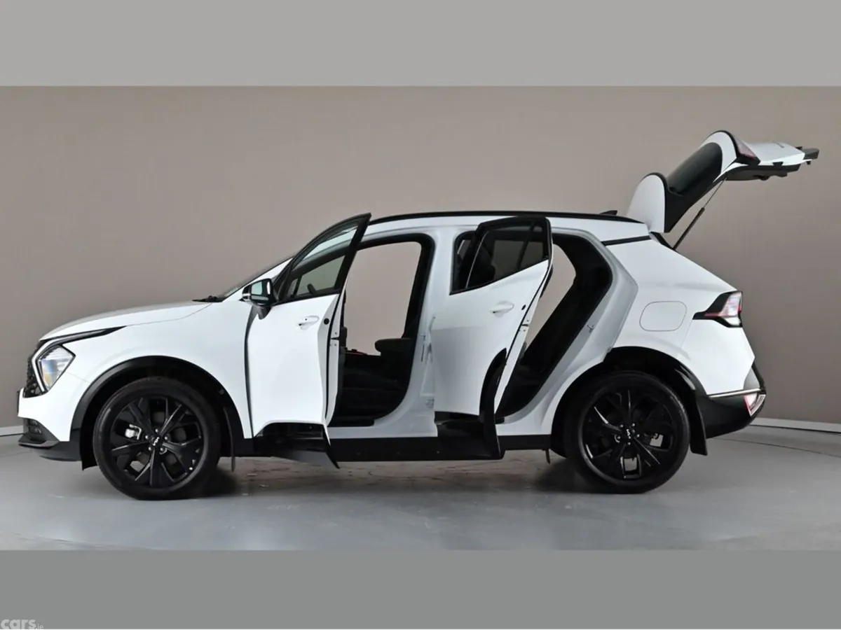 Kia Sportage SUV, Petrol Plug-in Hybrid, 2025, White