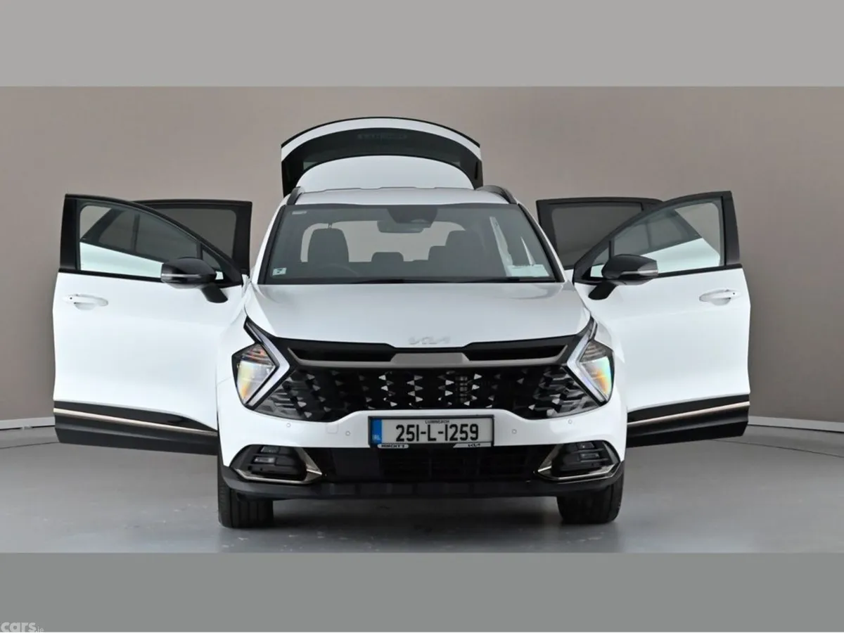 Kia Sportage SUV, Petrol Plug-in Hybrid, 2025, White