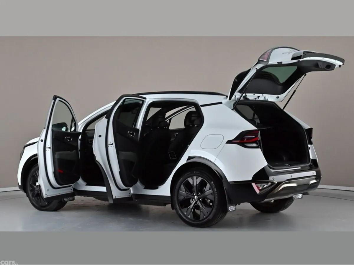 Kia Sportage SUV, Petrol Plug-in Hybrid, 2025, White