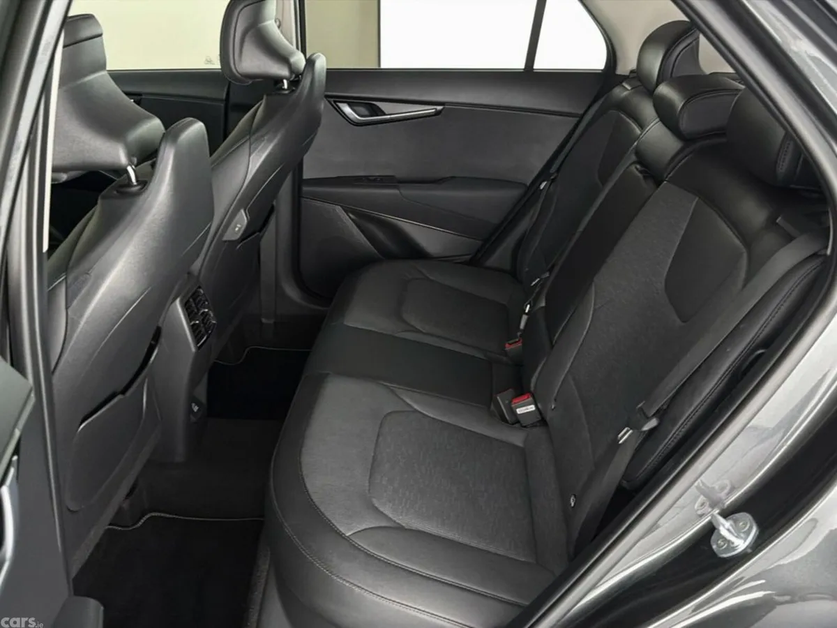 Kia Niro Hatchback, Petrol Plug-in Hybrid, 2023, Grey