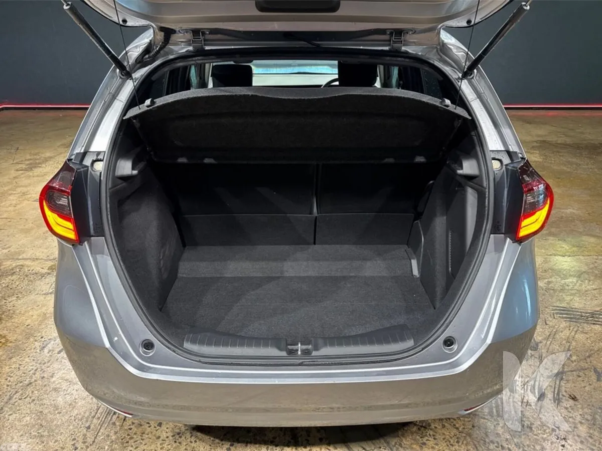 Honda Fit Hatchback, Petrol Hybrid, 2021, Silver