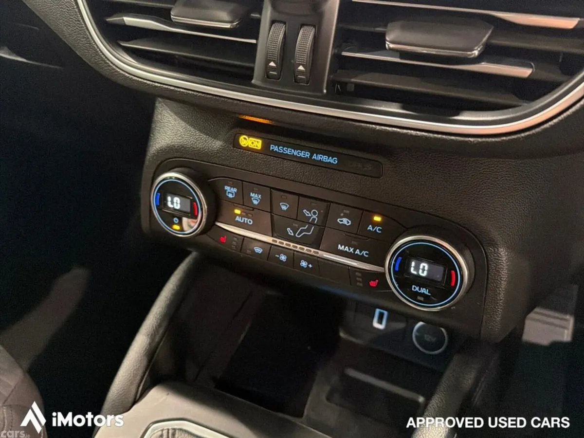Ford Focus Hatchback, Petrol, 2019, Blue