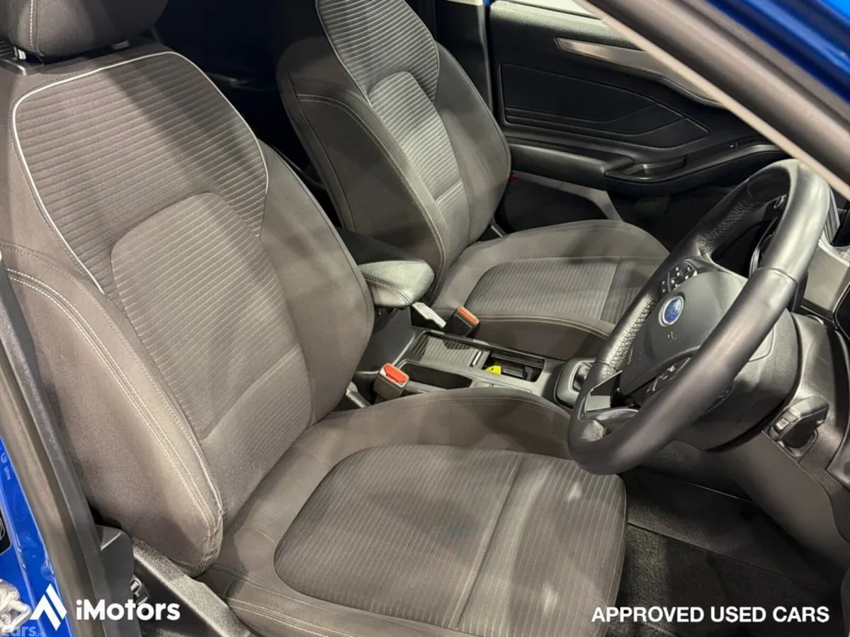 Ford Focus Hatchback, Petrol, 2019, Blue