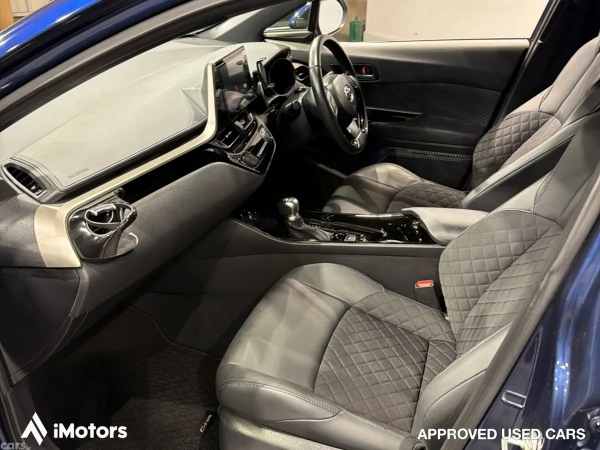 Toyota C-HR SUV, Petrol Hybrid, 2021, Blue