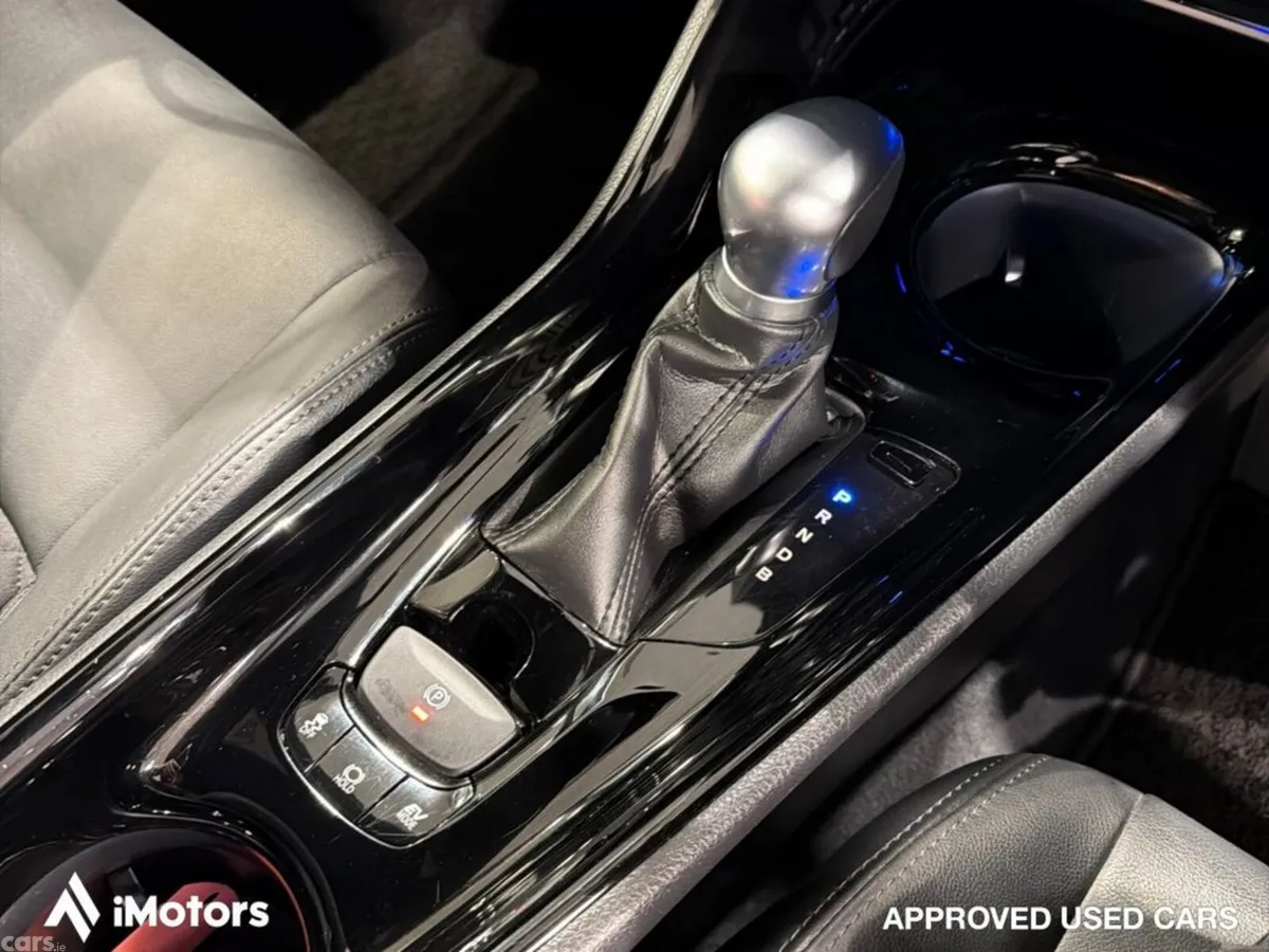Toyota C-HR SUV, Petrol Hybrid, 2021, Blue