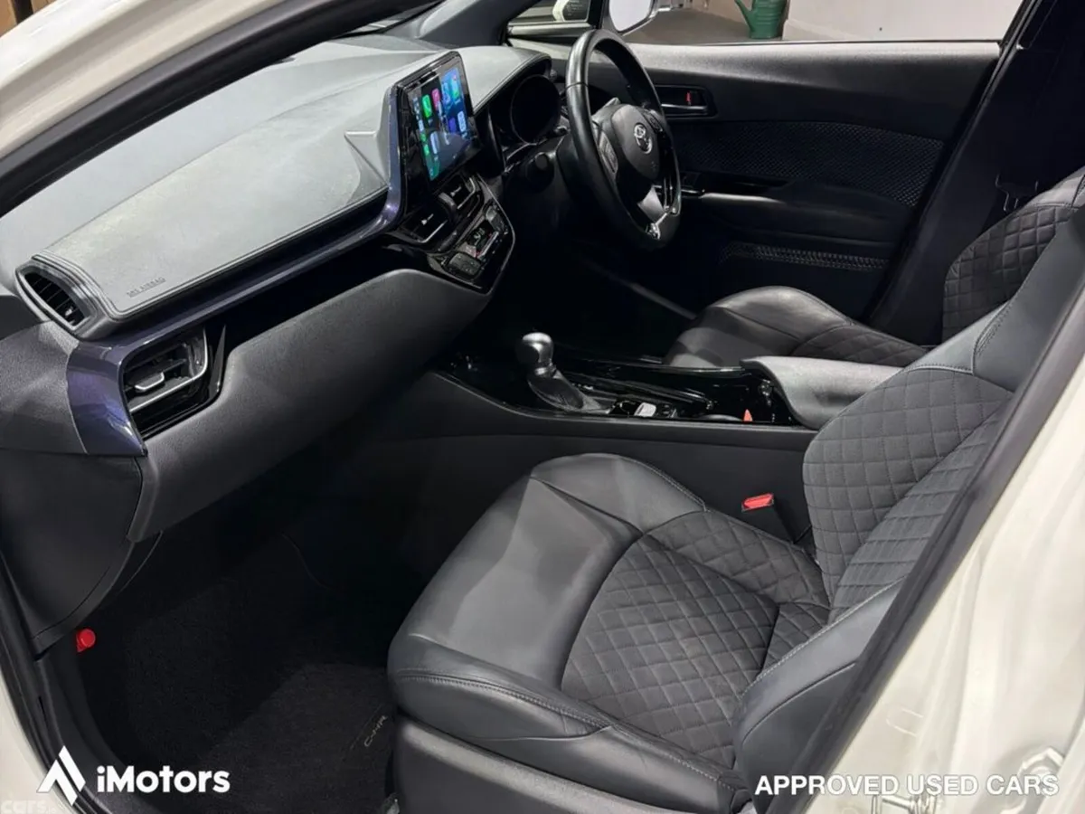 Toyota C-HR SUV, Petrol Hybrid, 2021, White
