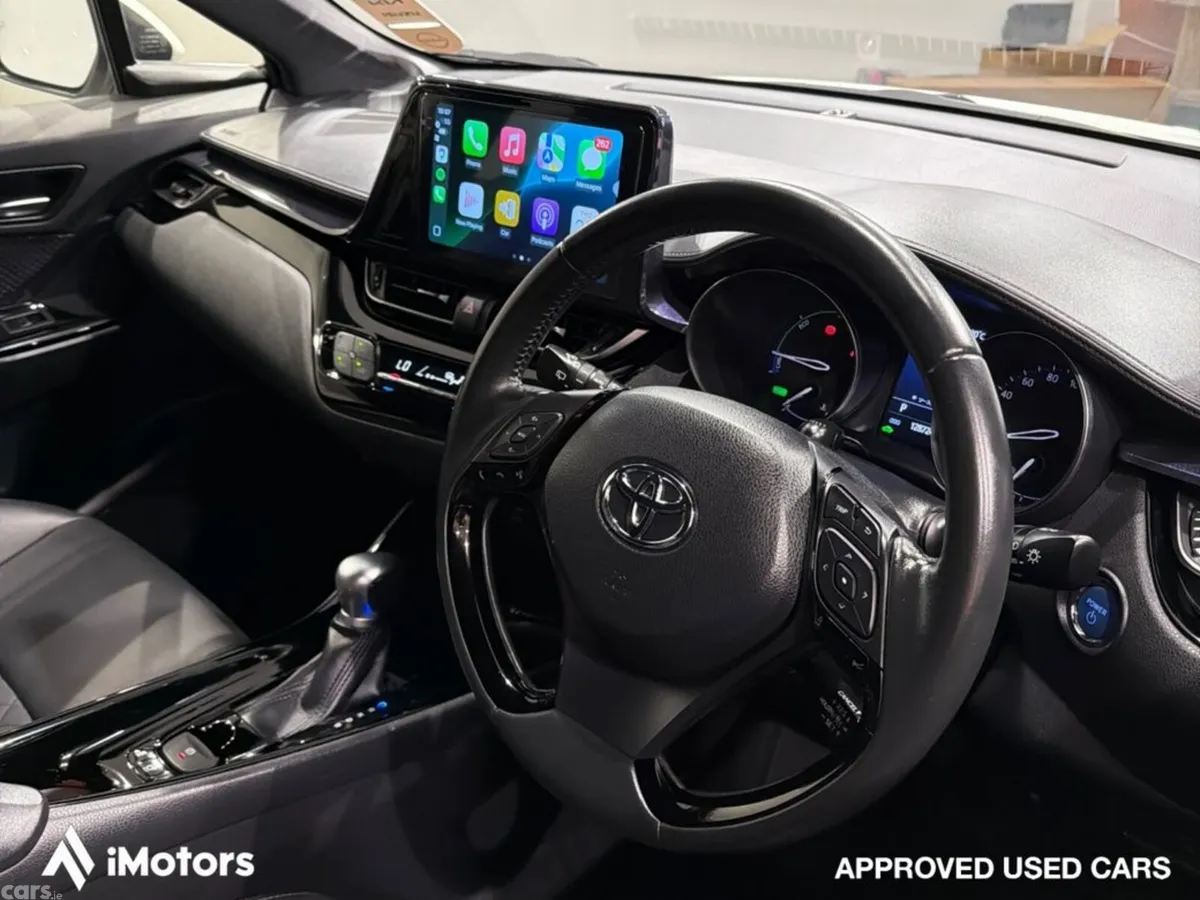 Toyota C-HR SUV, Petrol Hybrid, 2021, White