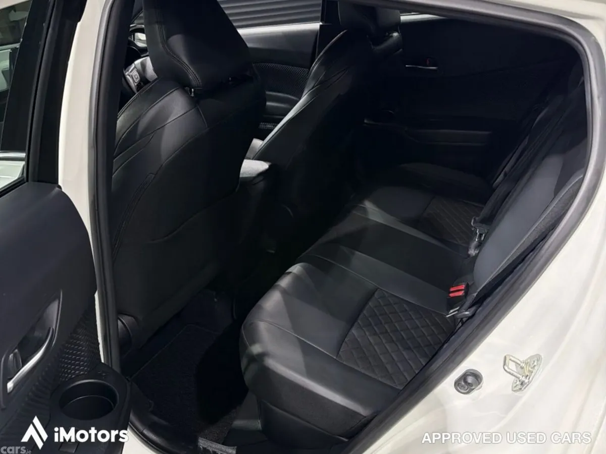 Toyota C-HR SUV, Petrol Hybrid, 2021, White