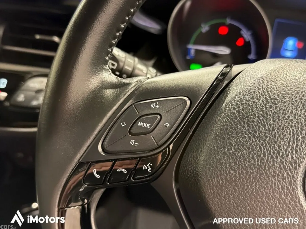 Toyota C-HR SUV, Petrol Hybrid, 2021, White
