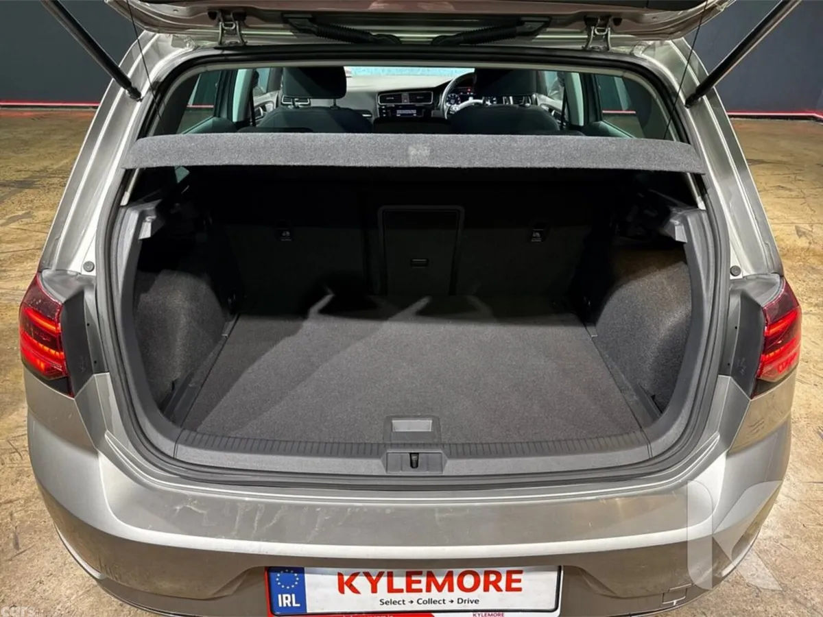 Volkswagen Golf Hatchback, Petrol, 2019, Silver