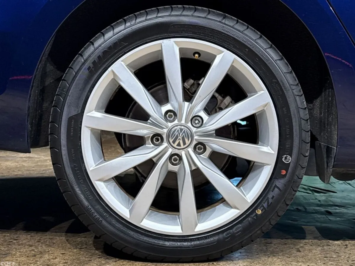 Volkswagen Golf Estate, Petrol, 2019, Blue