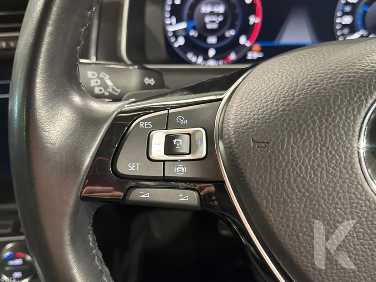 Volkswagen Golf Estate, Petrol, 2019, Blue