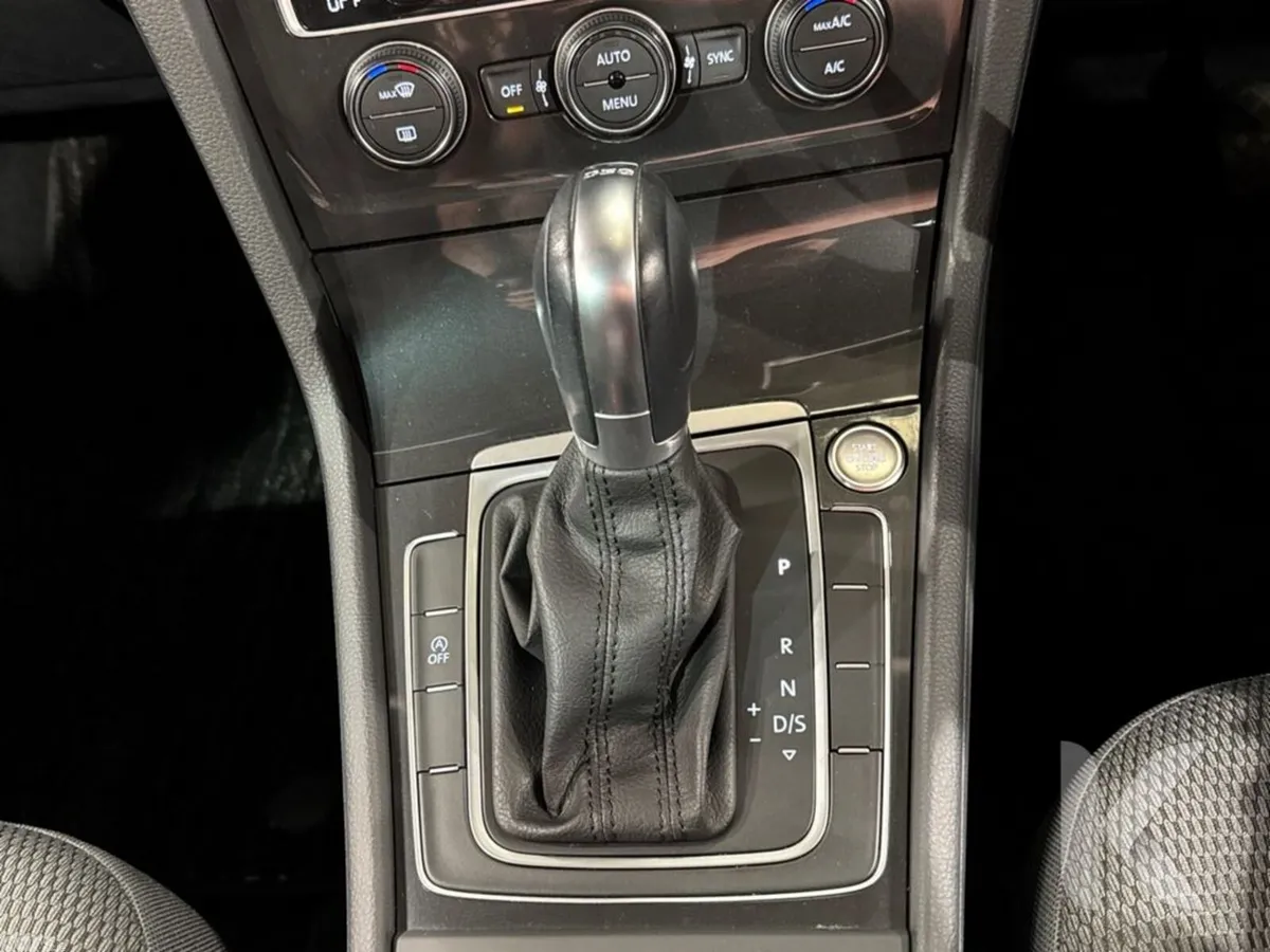 Volkswagen Golf Estate, Petrol, 2019, Blue