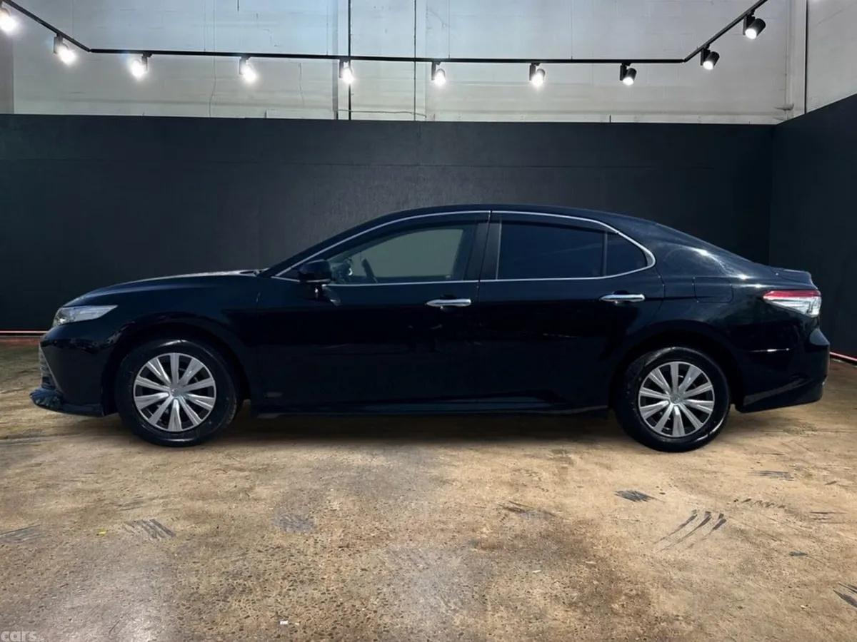 Toyota Camry Saloon, Petrol Hybrid, 2021, Black