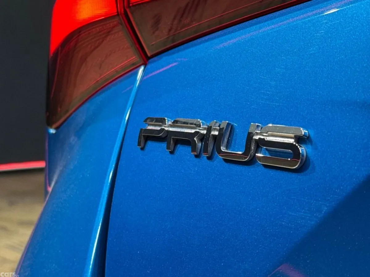 Toyota Prius Saloon, Petrol Hybrid, 2020, Blue