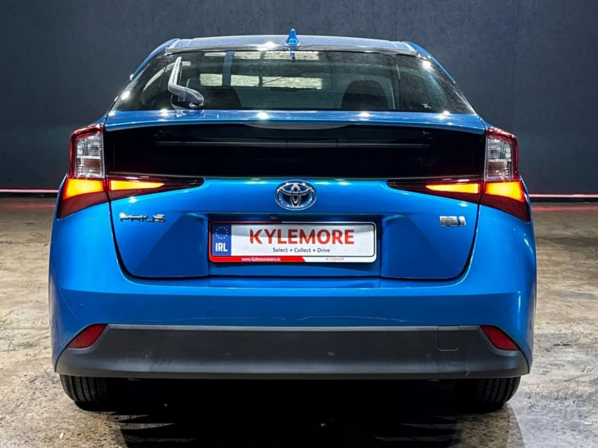 Toyota Prius Saloon, Petrol Hybrid, 2020, Blue