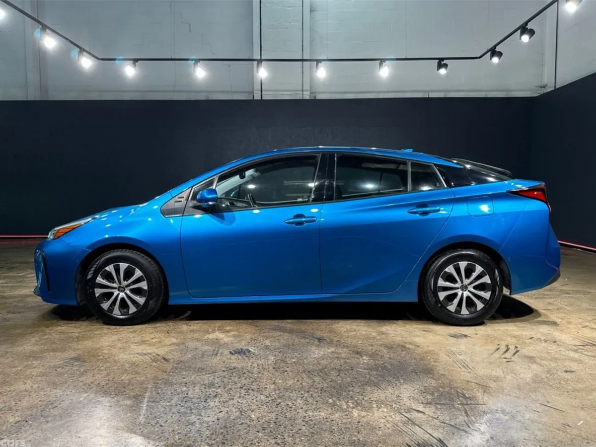 Toyota Prius Saloon, Petrol Hybrid, 2020, Blue