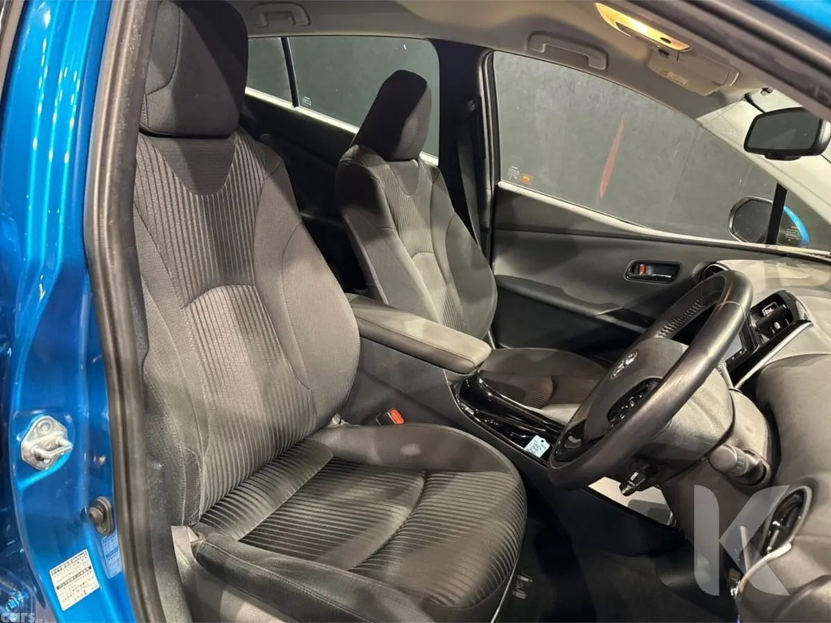 Toyota Prius Saloon, Petrol Hybrid, 2020, Blue
