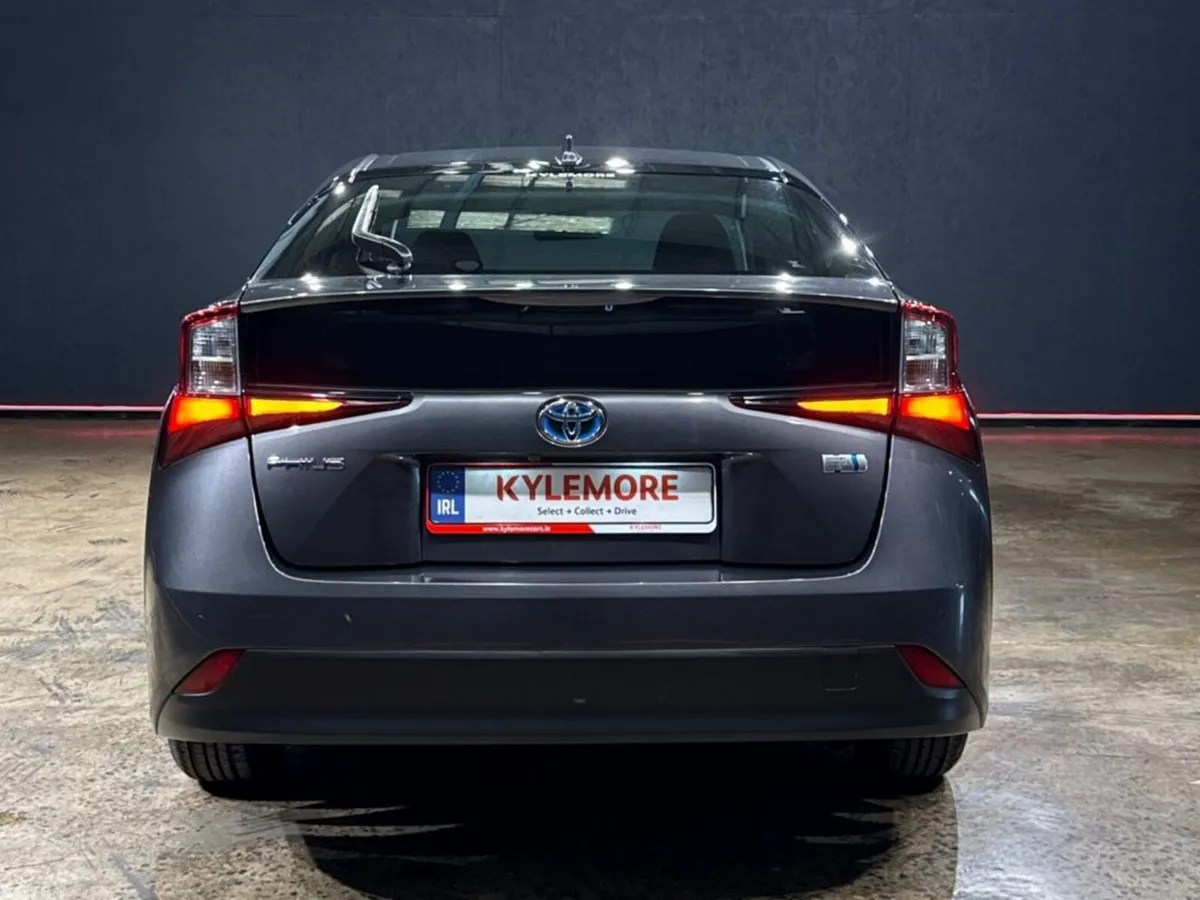 Toyota Prius Saloon, Petrol Hybrid, 2020, Grey