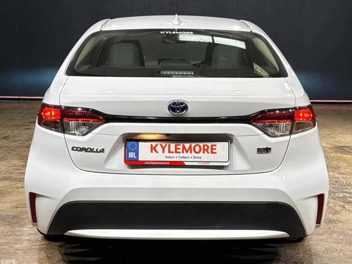 Toyota Corolla Saloon, Petrol Hybrid, 2020, White
