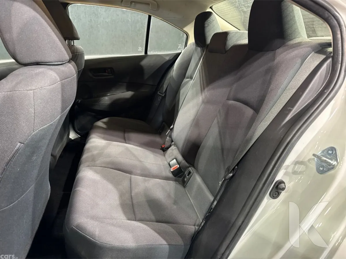Toyota Corolla Saloon, Petrol Hybrid, 2020, White