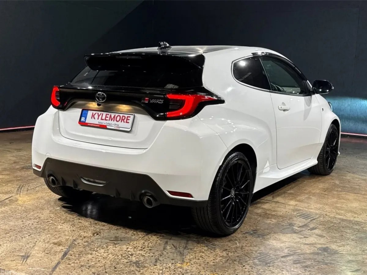 Toyota Yaris Hatchback, Petrol, 2021, White
