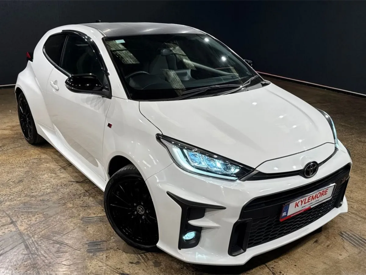 Toyota Yaris Hatchback, Petrol, 2021, White