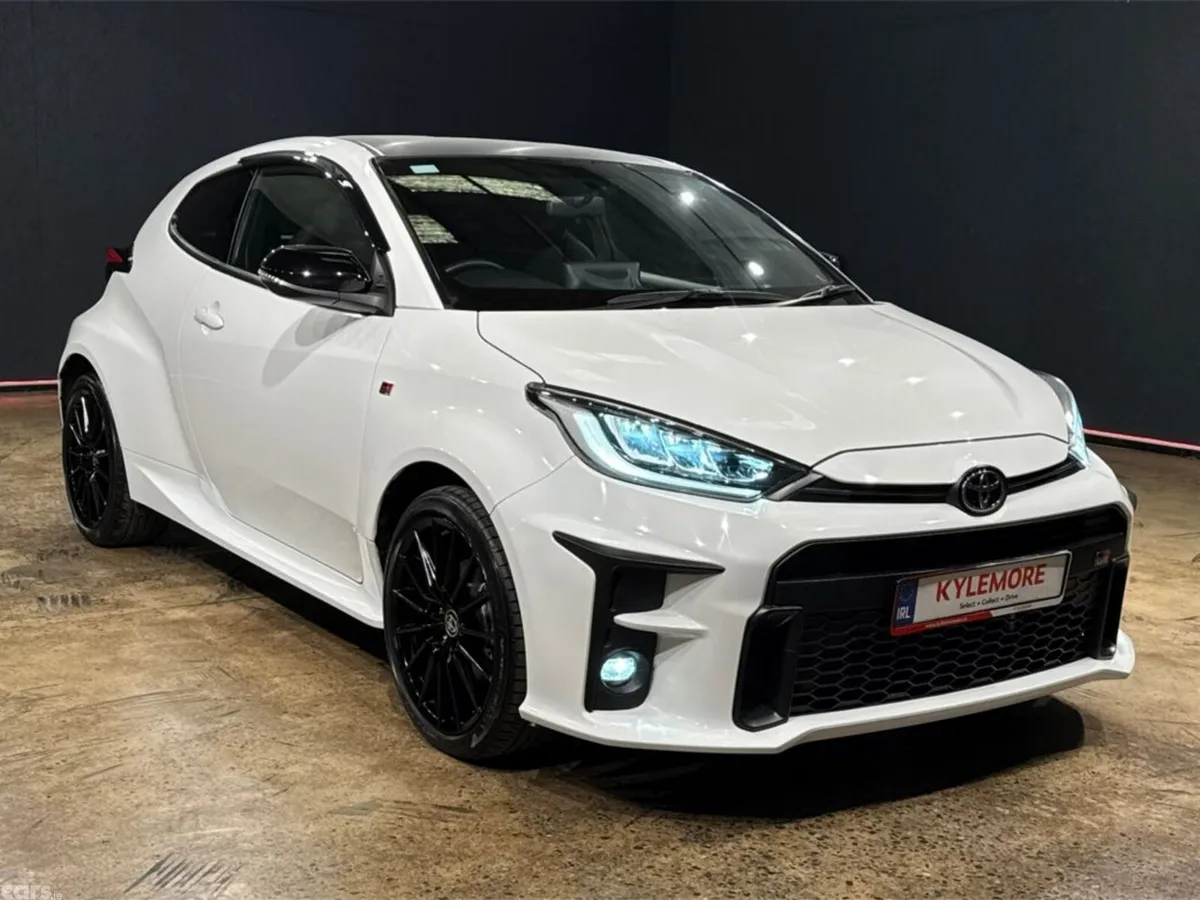 Toyota Yaris Hatchback, Petrol, 2021, White