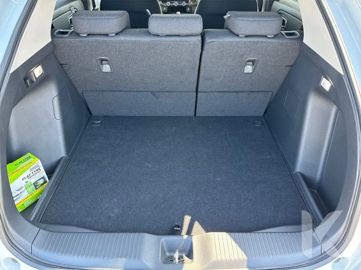 Honda Vezel SUV, Petrol Hybrid, 2023, White