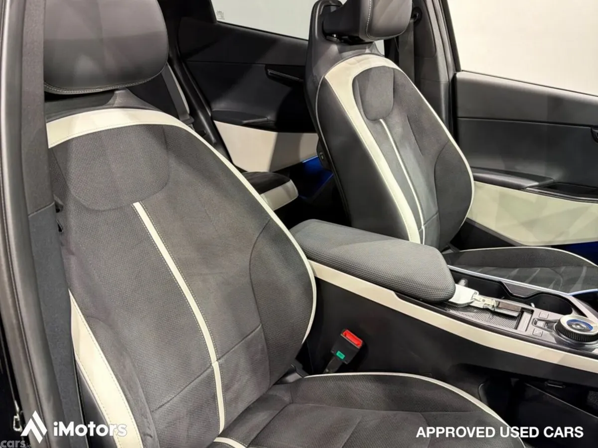 Kia EV6 SUV, Electric, 2025, Black