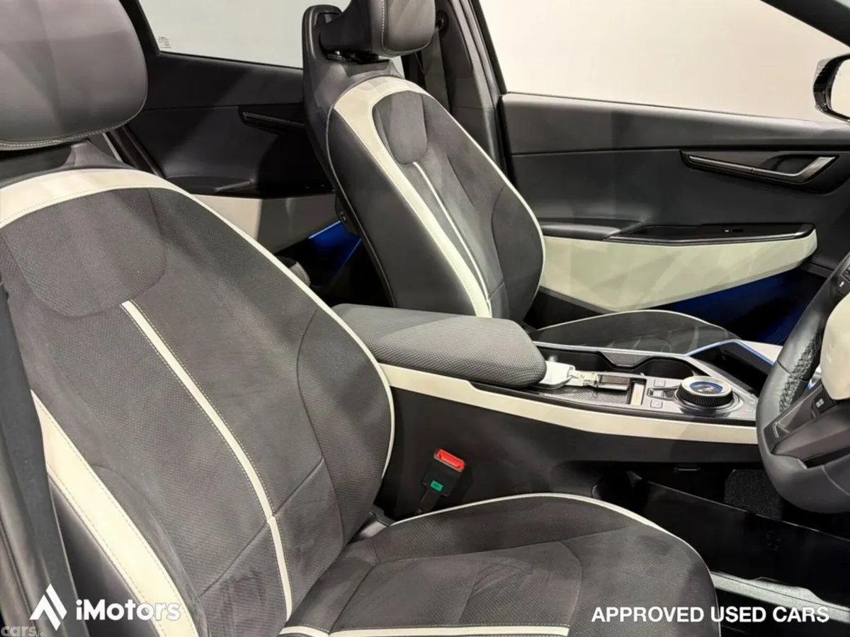 Kia EV6 SUV, Electric, 2025, Black