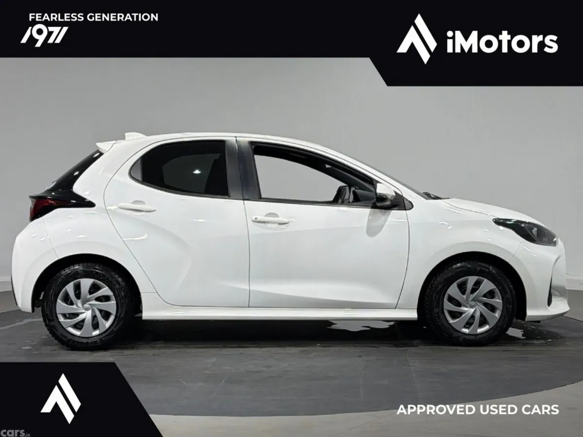 Toyota Yaris Hatchback, Petrol Hybrid, 2023, White