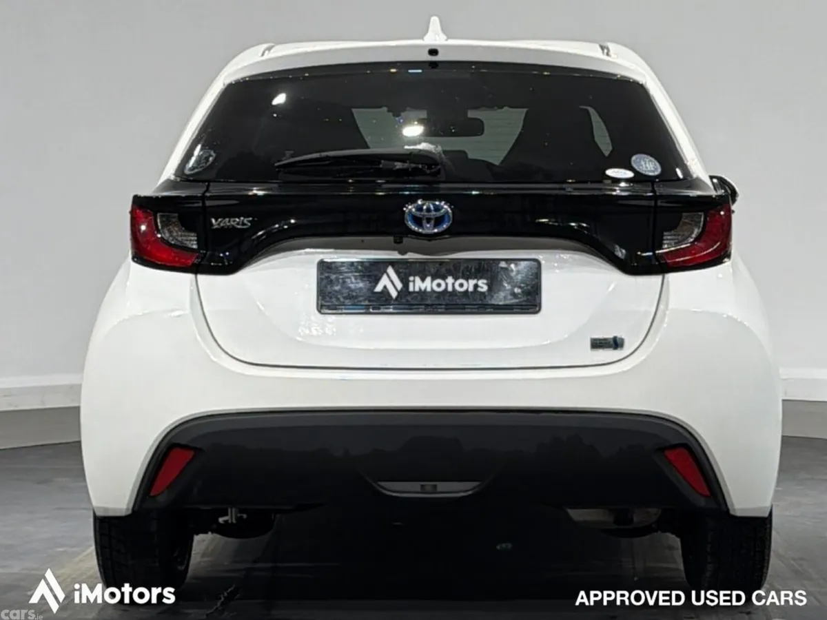 Toyota Yaris Hatchback, Petrol Hybrid, 2023, White