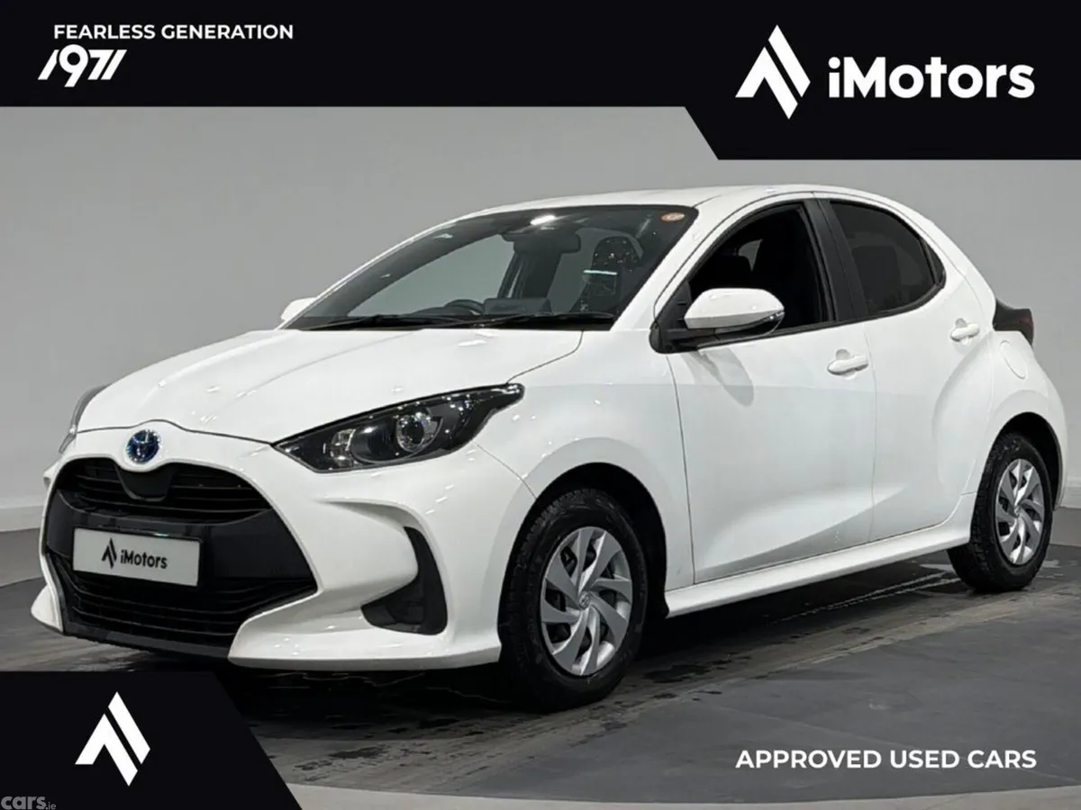 Toyota Yaris Hatchback, Petrol Hybrid, 2023, White