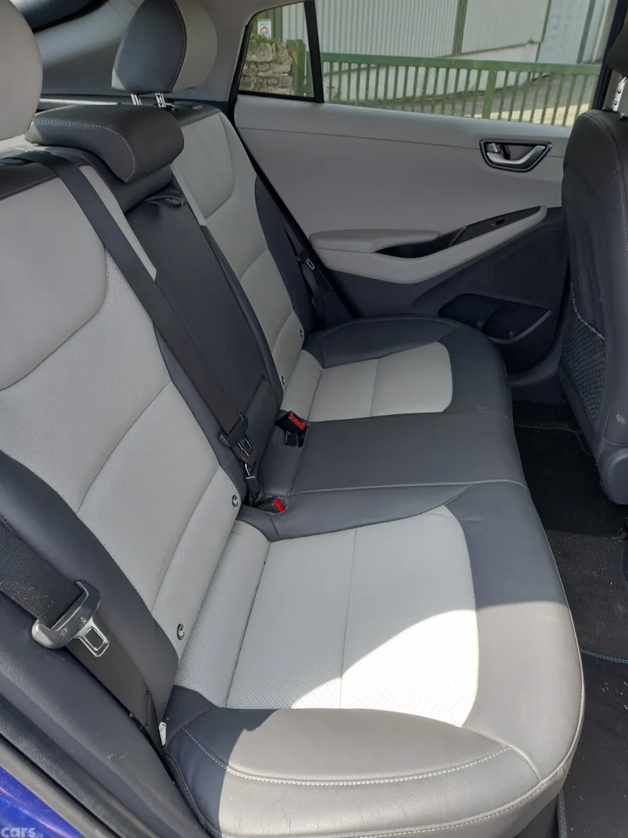 Hyundai IONIQ Hatchback, Petrol Plug-in Hybrid, 2020, Blue