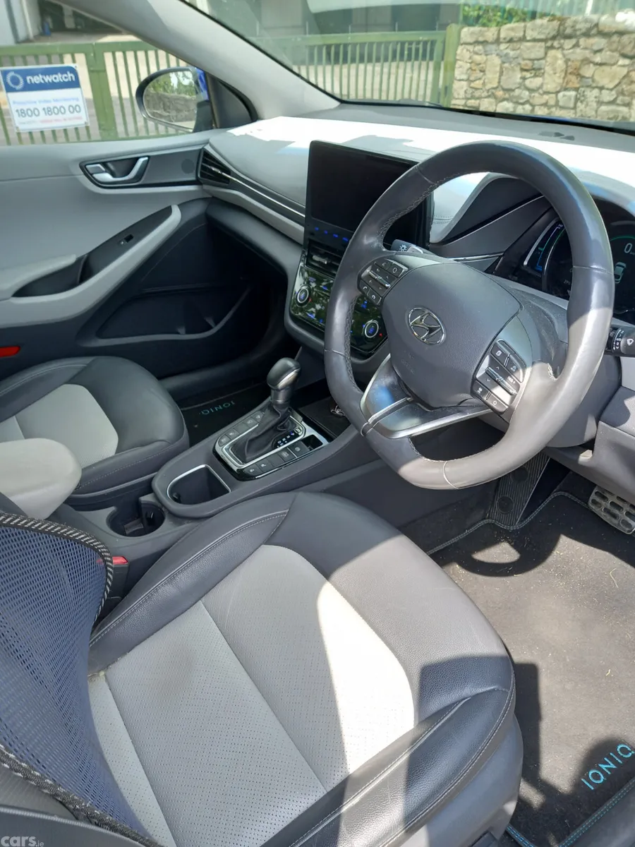 Hyundai IONIQ Hatchback, Petrol Plug-in Hybrid, 2020, Blue
