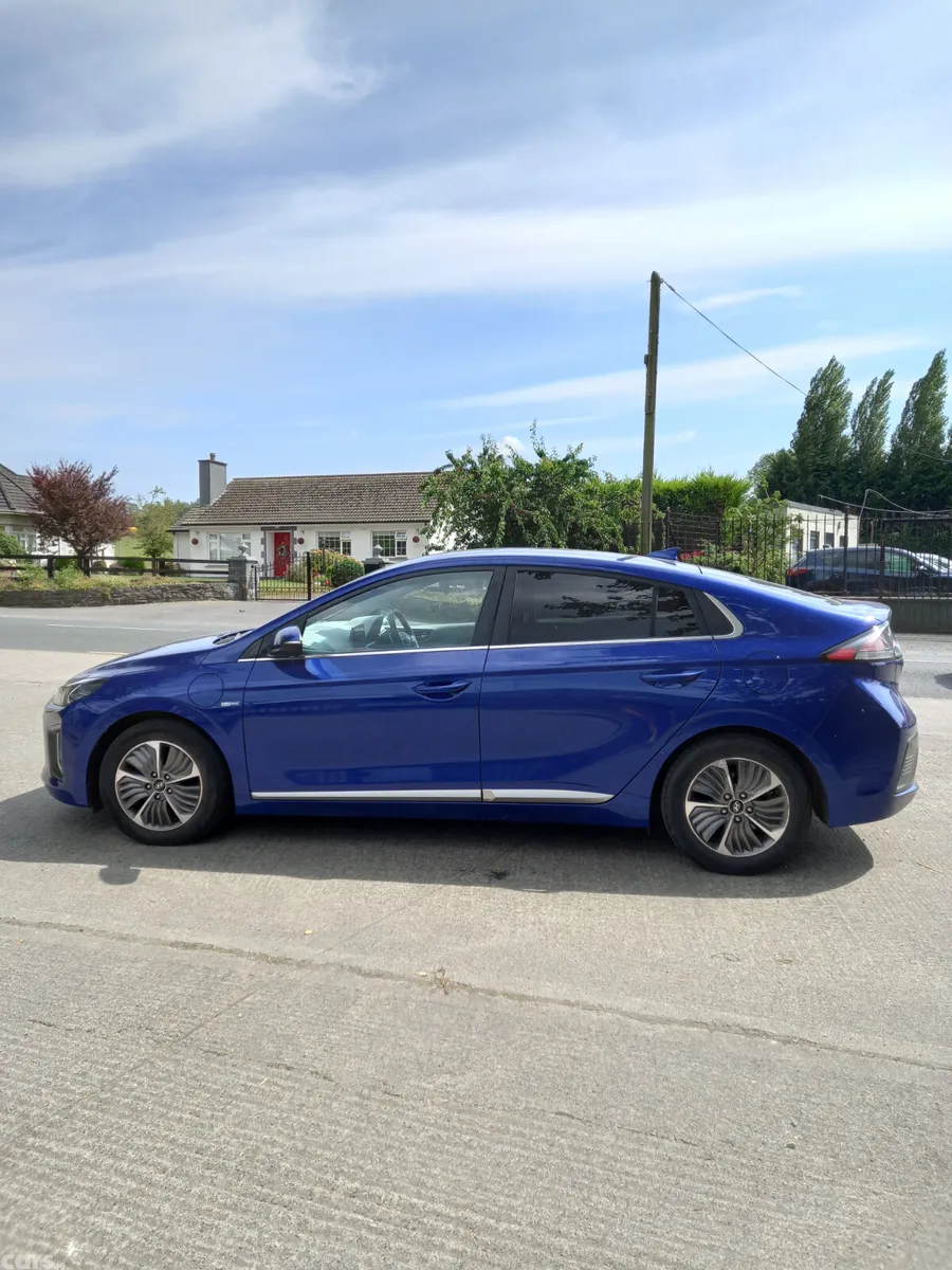 Hyundai IONIQ Hatchback, Petrol Plug-in Hybrid, 2020, Blue