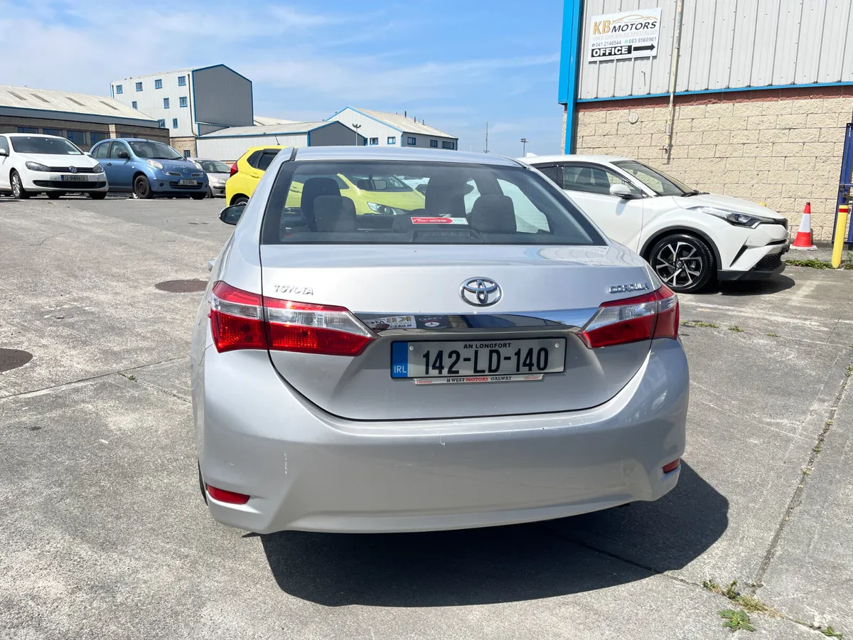 Toyota Corolla Saloon, Diesel, 2014, Silver