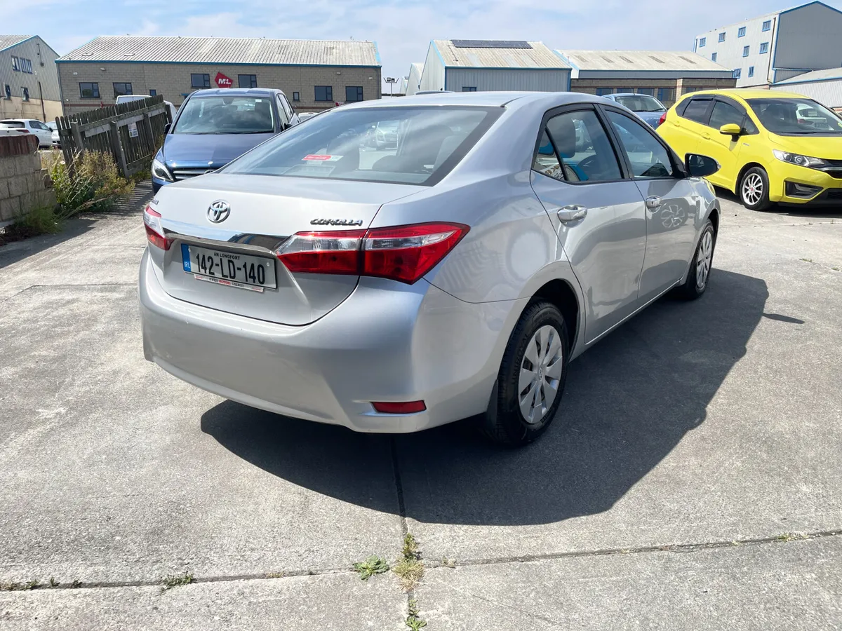 Toyota Corolla Saloon, Diesel, 2014, Silver