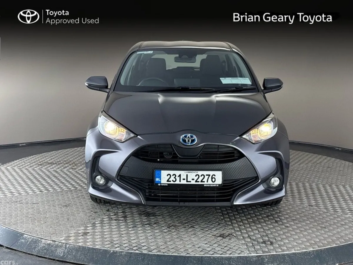 Toyota Yaris Hatchback, Petrol Hybrid, 2023, Grey